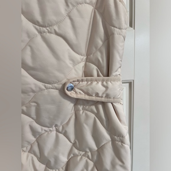 J. Crew Signature Puffer Vest in Cream - Size Small - Picture 6 of 14